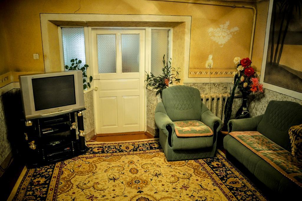 Guesthouse Kishimzhan Talas Екстер'єр фото